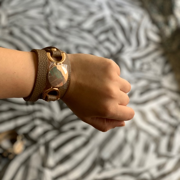 Double wrap leather bracelet ๐ - Picture 4 of 8